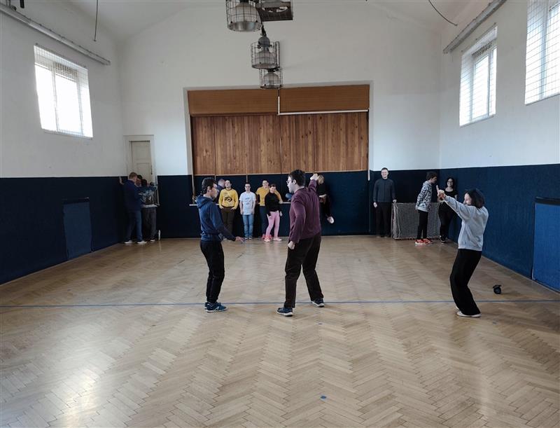 Nacvičujeme vystoupení na školní ples