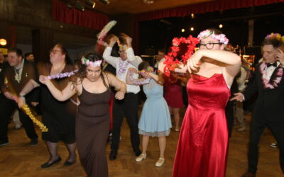 ŠKOLNÍ PLES NA BARČE